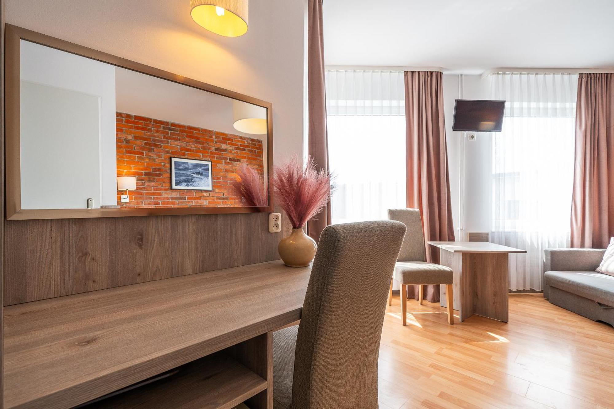Max Apartamenty - Pokoje - Domki - Restauracja - Basen Мєлно Екстер'єр фото