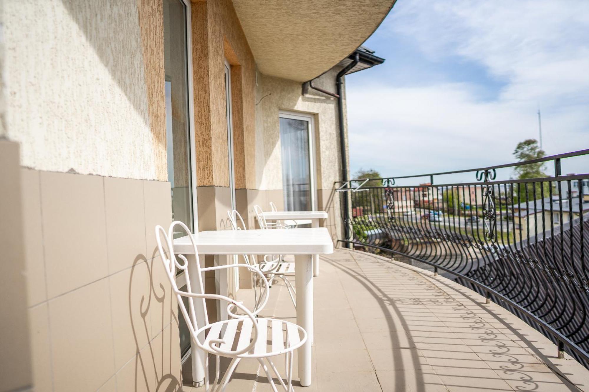 Max Apartamenty - Pokoje - Domki - Restauracja - Basen Мєлно Екстер'єр фото