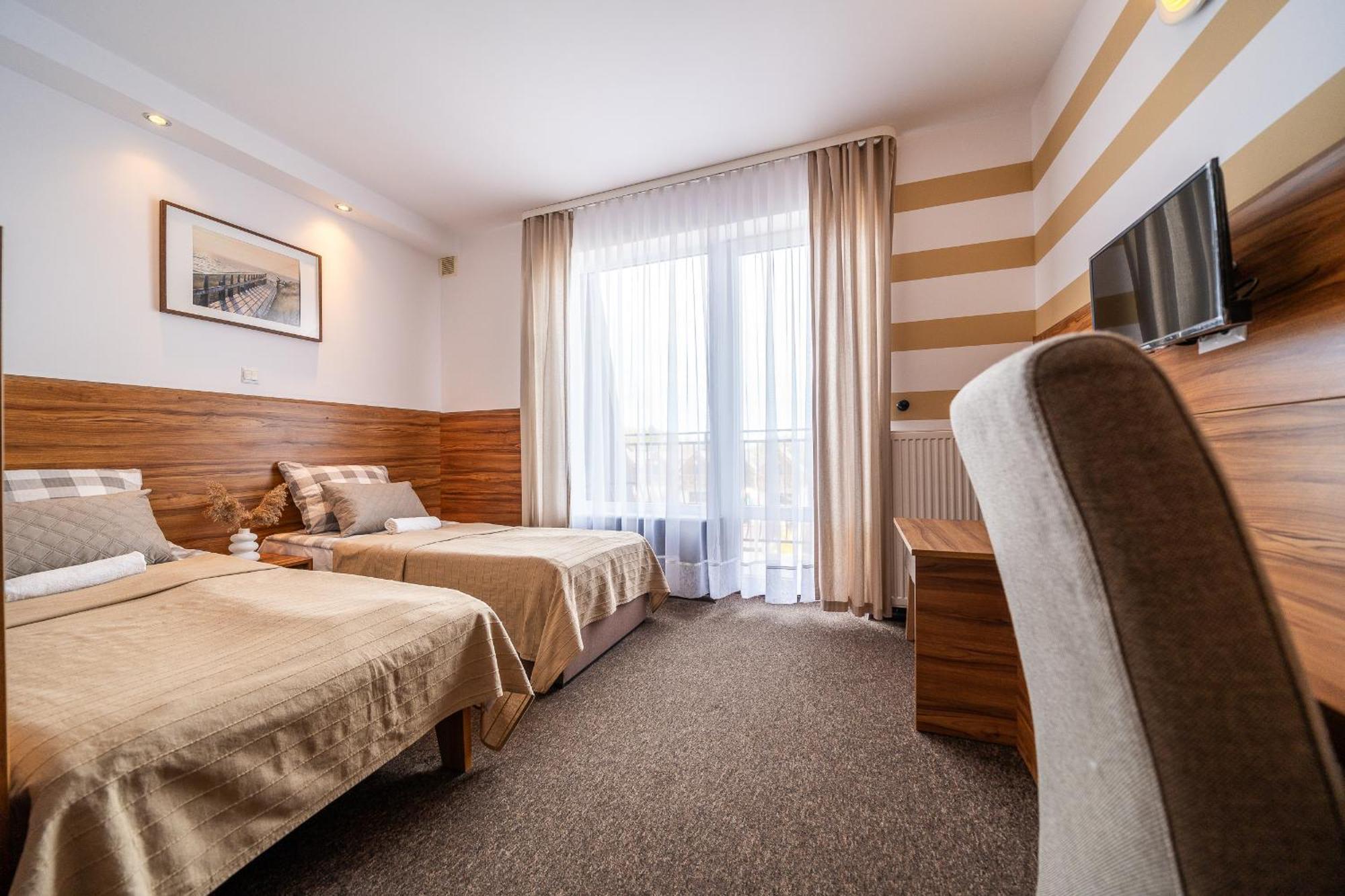 Max Apartamenty - Pokoje - Domki - Restauracja - Basen Мєлно Екстер'єр фото