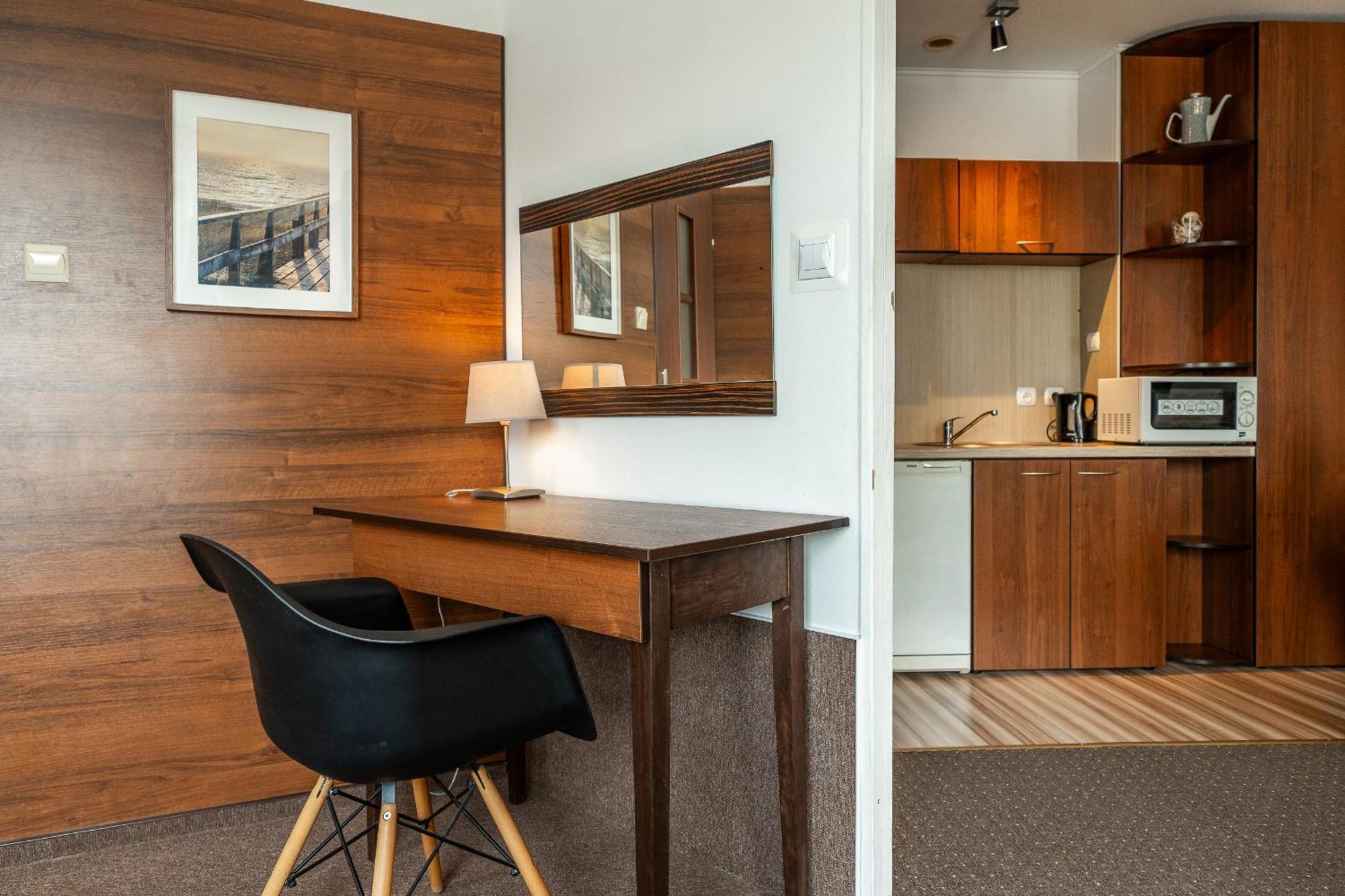 Max Apartamenty - Pokoje - Domki - Restauracja - Basen Мєлно Екстер'єр фото