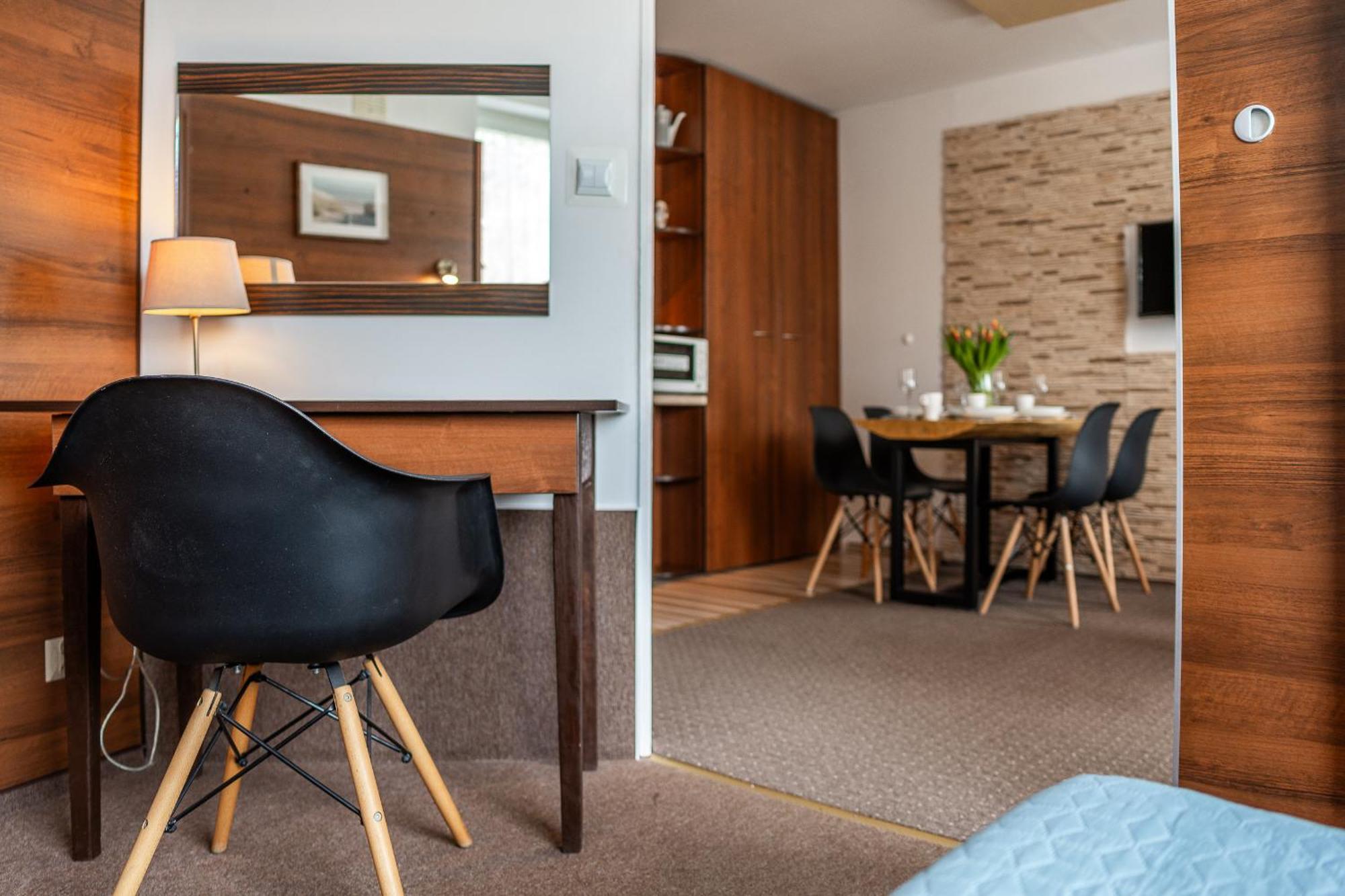 Max Apartamenty - Pokoje - Domki - Restauracja - Basen Мєлно Екстер'єр фото