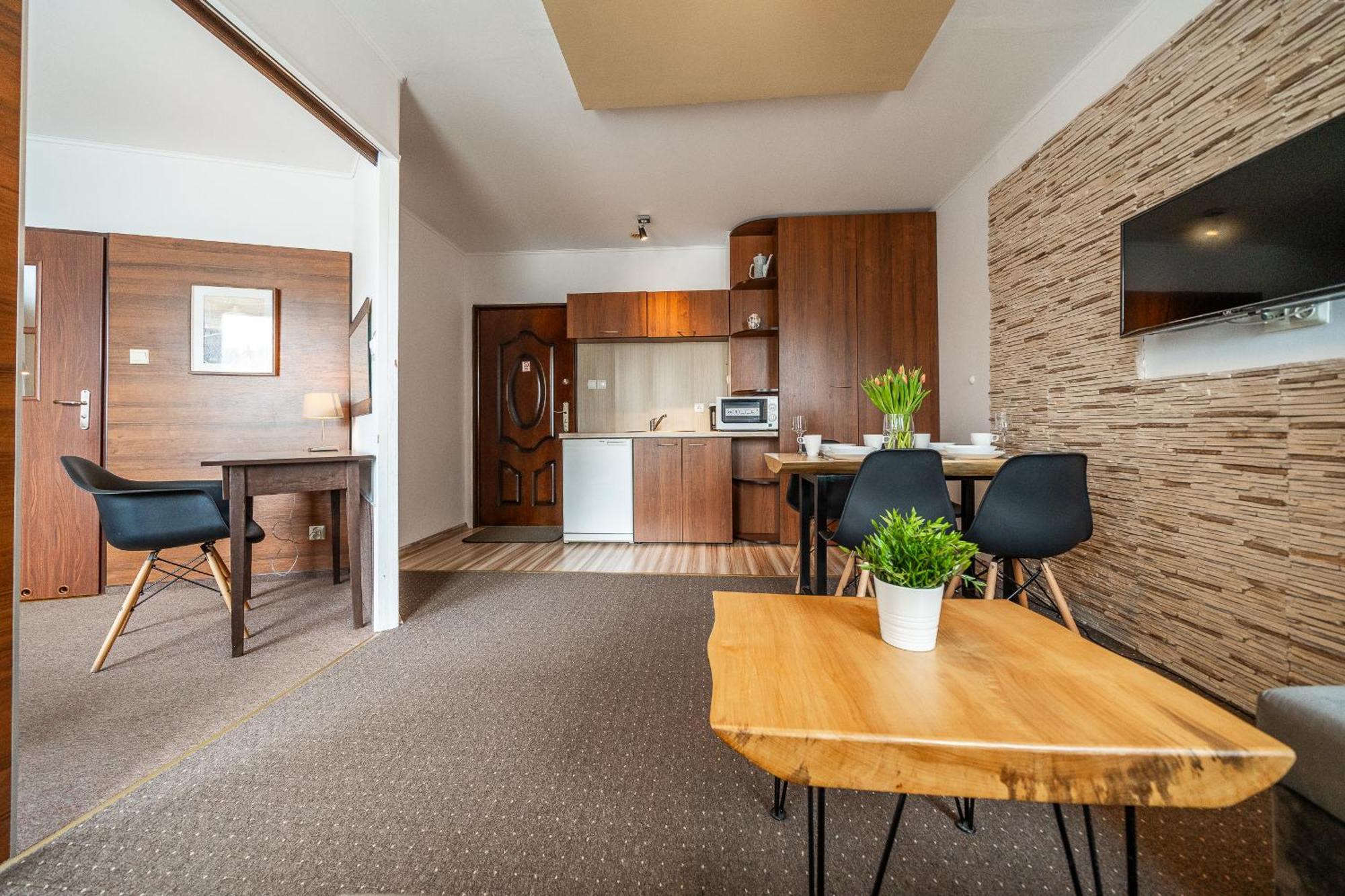 Max Apartamenty - Pokoje - Domki - Restauracja - Basen Мєлно Екстер'єр фото