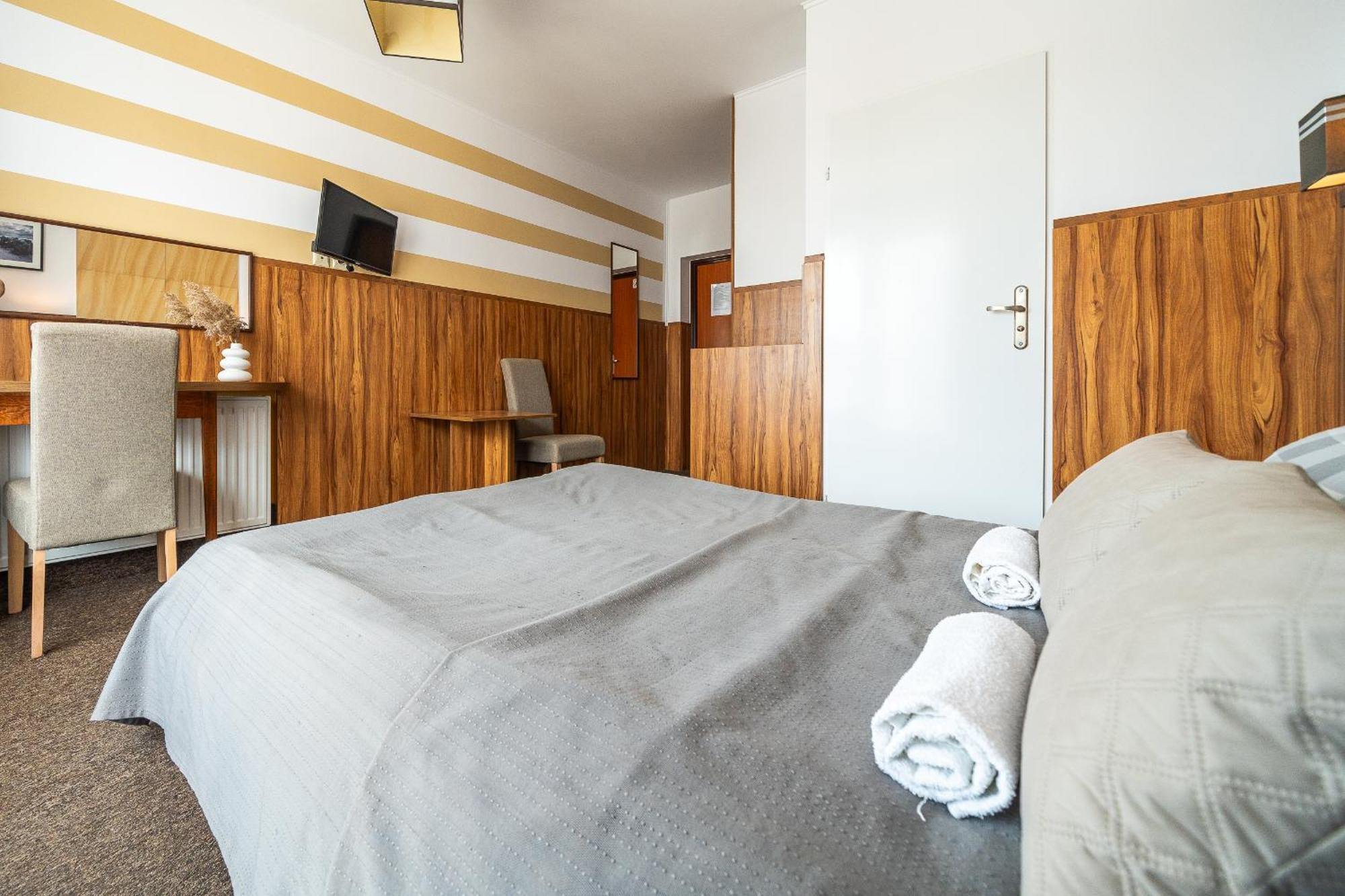 Max Apartamenty - Pokoje - Domki - Restauracja - Basen Мєлно Екстер'єр фото