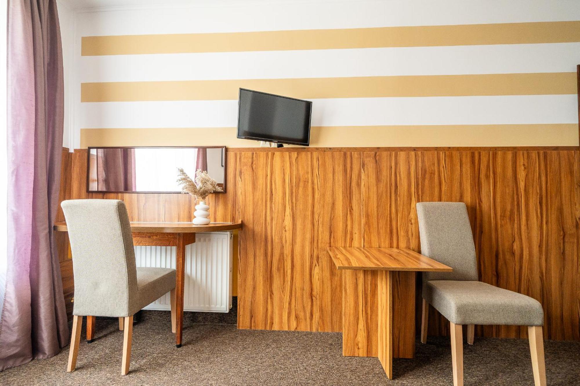 Max Apartamenty - Pokoje - Domki - Restauracja - Basen Мєлно Екстер'єр фото