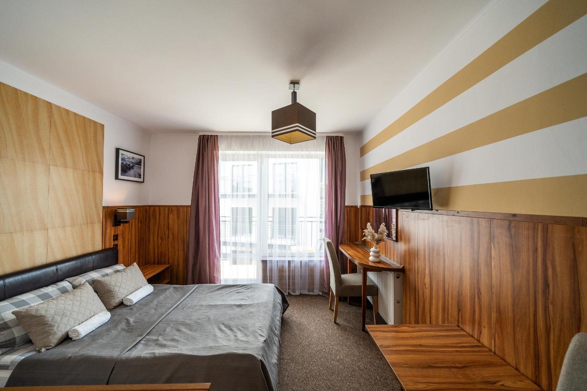 Max Apartamenty - Pokoje - Domki - Restauracja - Basen Мєлно Екстер'єр фото