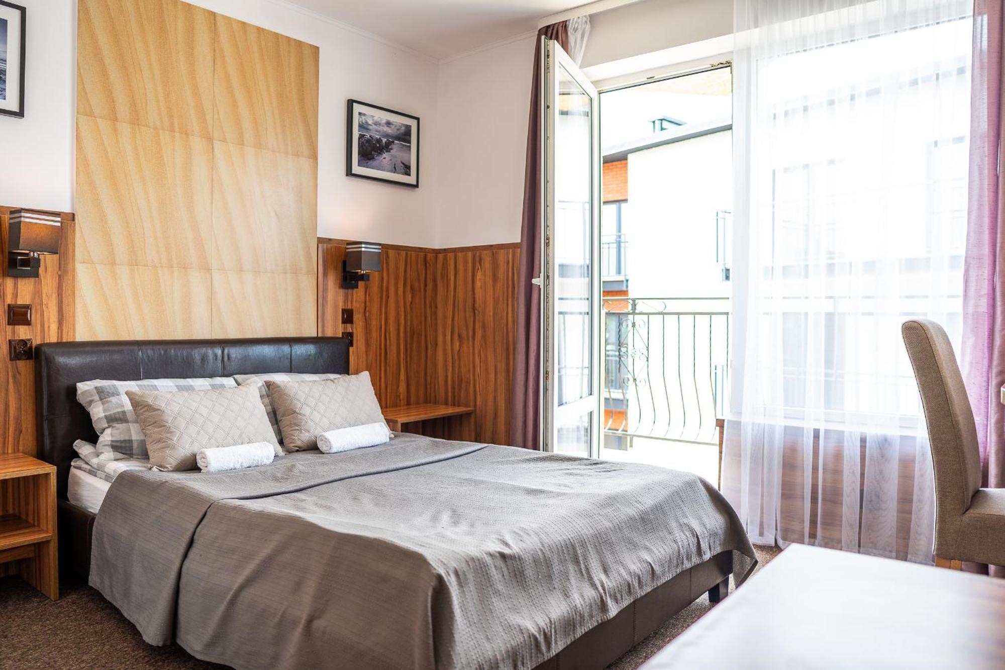 Max Apartamenty - Pokoje - Domki - Restauracja - Basen Мєлно Екстер'єр фото